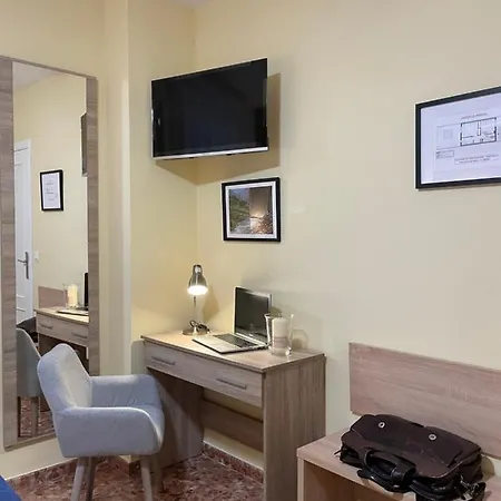 Ceres Parking Gratis Villa